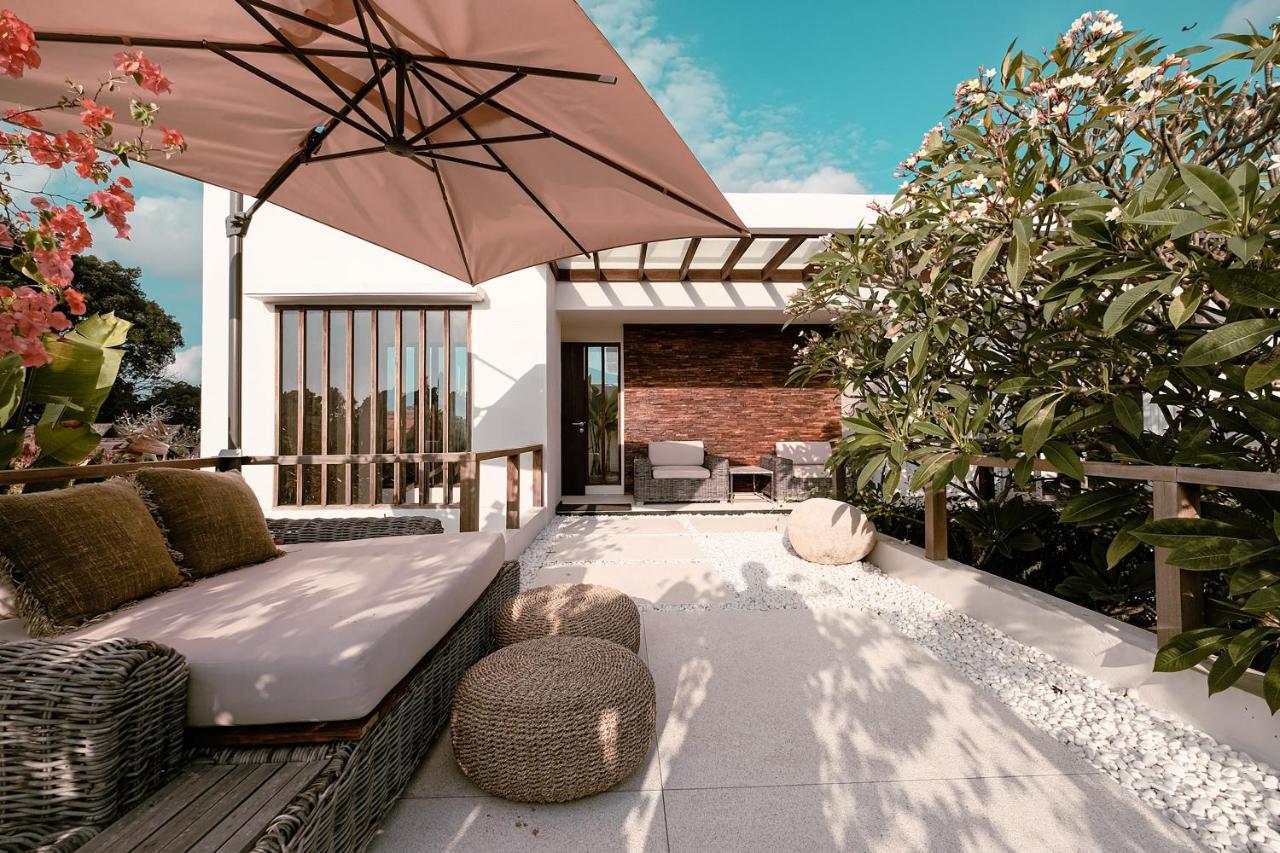 Sunset Palms Beach Villa Jimbaran Exterior foto