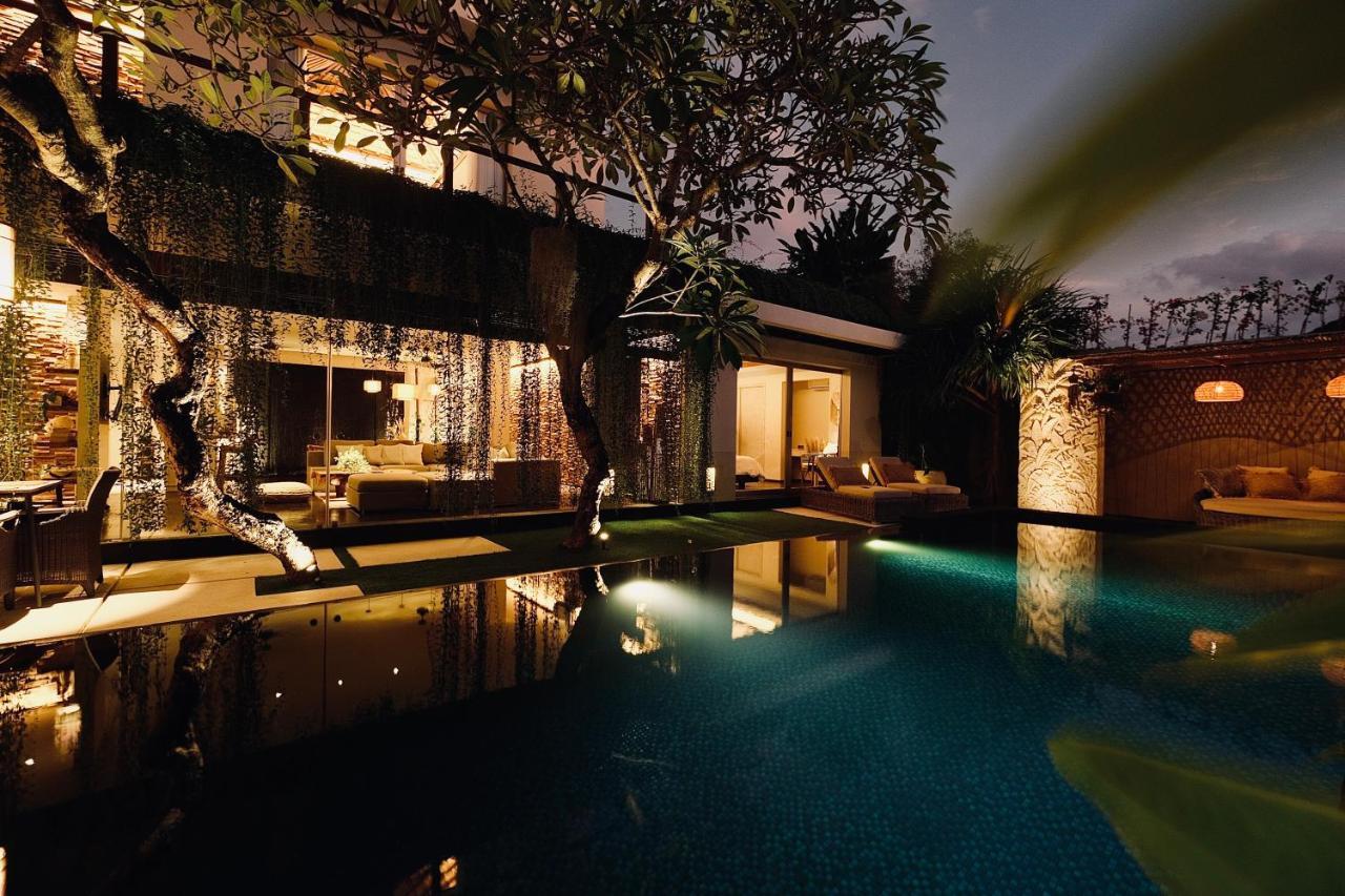 Sunset Palms Beach Villa Jimbaran Exterior foto